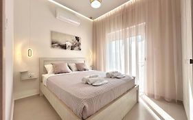 Seaside Deluxe Apartment